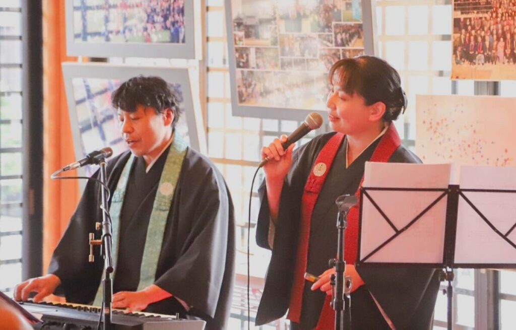 中原吉祥師音楽法話の様子